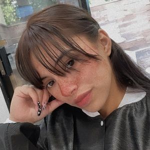 Meet your Posher, Alicia